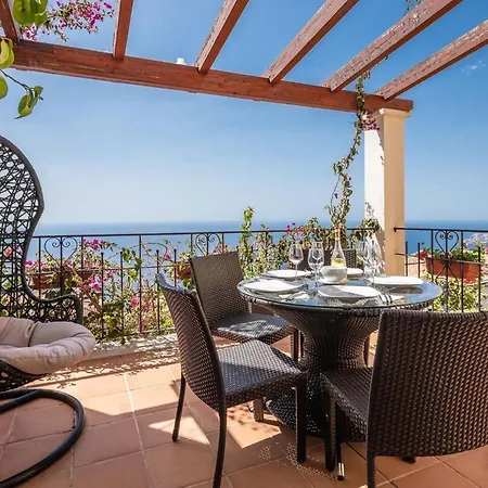 Holiday home Ferienhaus Fuer 6 Personen Ca 350 Qm In Funchal, Madeira Und Umgebung